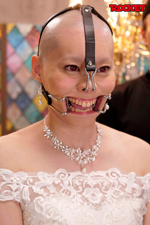 妄想アイテム究極進化シリーズ 無様エロ洗脳アプリスピンオフ ガチ丸坊主編 ~無様なスキンヘッドになる不幸が降りかかり洗脳が進むと羞恥芸も全力でやってしまう女に改変~