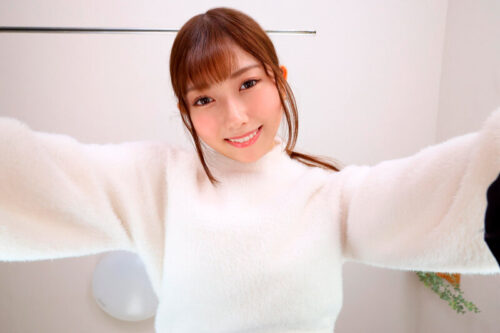 【VR】【8K】ベロが吸い付いて離れない、キス沼に堕ちる初体験!年上彼女のとろ甘ベロキスに優しく沼堕ちさせられる 逢沢みゆ