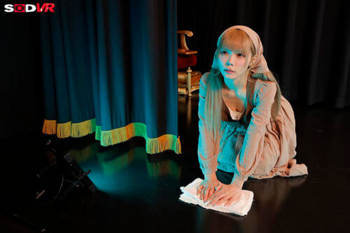 【VR】【8K】舞台『裸の女王様』主演:美澄玲衣 ウチのクラスの出し物は、生意気一軍女子の理解らせストリップ劇