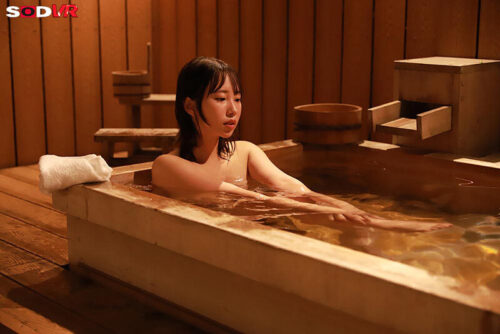 【VR】【8K】貸切温泉潜入、社員旅行中に朝勃ちレ×プ。数少ない後輩女性社員の濡れ髪と浴衣姿に…制限時間で大量膣奥射精