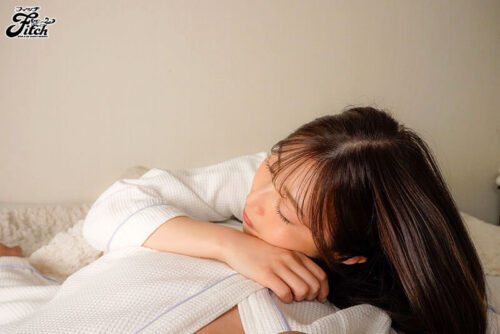 【VR】【Fitch高画質8K肉感VR】寝起きすっぴんでも美人すぎて反則…朝から無意識に僕を狂わせる年上セフレとリアルな朝SEX 今井栞菜