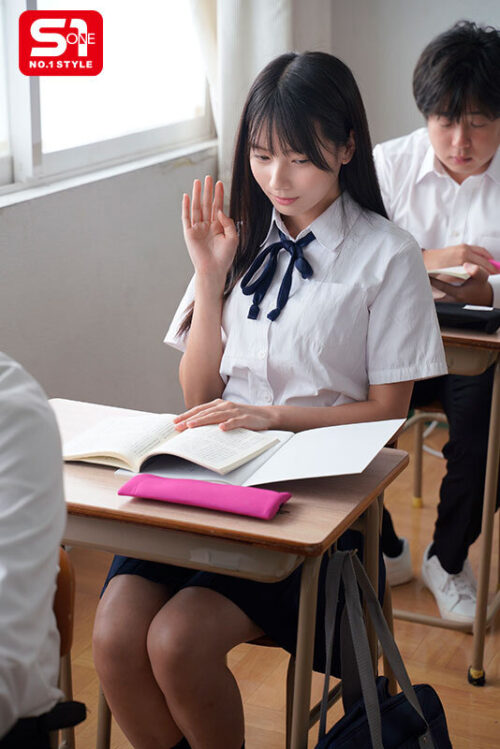 無口で大人しい女生徒なら体中を舐め回しても誰にも言わないんじゃないか？地味な図書委員は担任に舐め犯●れても抵抗できずイキまくる。 榊原萌