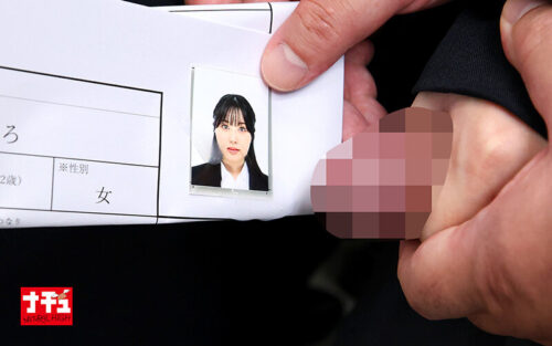 遅刻を恐れて通報できない中出しチャンスデー電車 面接に行くことを阻まれ絶望し無抵抗でハメられた就活女子大生