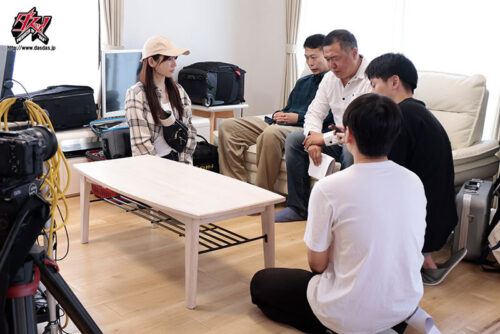 AV会社の女子社員だったら業務中にレ●プされても当然！とりま性欲溜まったらバチボコ拷姦OK！人権無しのフリーオナホール美人AD 五日市芽依