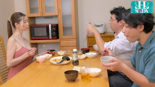 脱いだら凄い豪快肝っ玉母ちゃんに勃起バレしてしまい、口説いたら女になったかーちゃんと種付けセックス 葵百合香