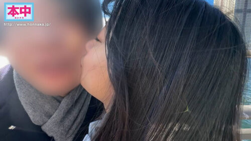 息子と妻が実家に帰省中、息子が通う保育園の可愛いと思っていた小柄な保育士さんをダメ元でデートに誘ったら、初めは断られたけど、次の日にやっぱりOKですと連絡がきて、横浜でデートして、近くのホテルに連れ込んだら、彼女も期待していたのかすごく嬉しそうで… 北岡果林