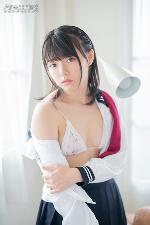 【VR】つばさちゃんとお部屋で制服デート。ブレザーもセーラーもたっぷり楽しめちゃいます！葉月つばさ