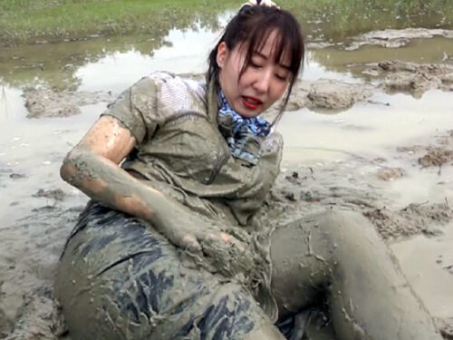 ＣＡ制服・泥だらけ１ 同人動画