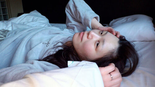 会社の飲み会で酔いつぶれた同じ部署の戸川なみさんをラブホで休ませたら酔った勢いで襲われて少し寝たら正気に戻ったけどSEXの気持ち良さが忘れられず翌朝まで何度も精飲と中出しをした