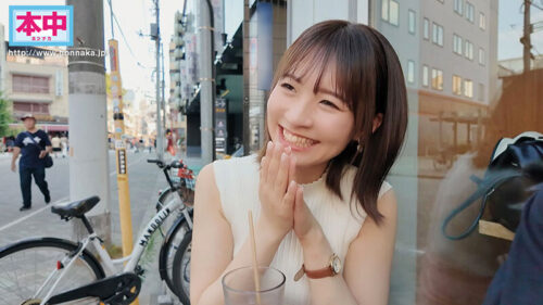 一度関係があった可愛いカフェ店員と3年ぶりに再会したら人妻になっていた。もう一度しないと誘ったら最初は断られたけど押しに弱いのは変わらずで… 1度だけの約束でホテルで朝までめちゃくちゃ中出ししまくった。初めての朝帰り不倫 東條なつ