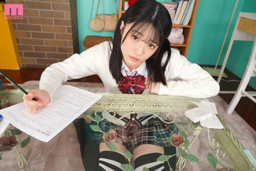 【VR】【絶対領域パンチラ誘惑VR】地味で口下手な生徒の誘惑に我慢ができず…美脚ムチ太ももコキ＆マン汁沁みこむパンツズラしハメまくった2SEX！ 輝星きら